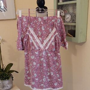 NEW. Marilyn Monroe Floral Two-Piece Pajamas with Lace Trim